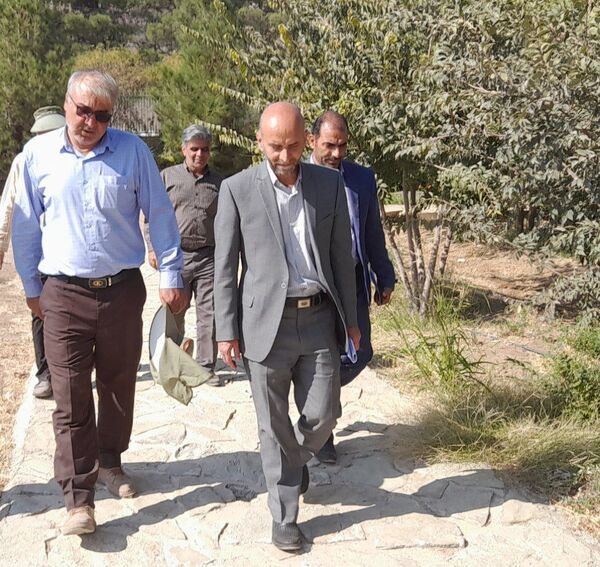 بازدید سید عماد شاهرخی رئیس سازمان جهاد کشاورزی استان لرستان از باغ گیاه شناسی زاگرس