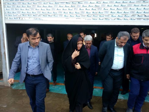 بازدید استاندار قزوین از یک واحد کشت و صنعت عمران شریف آباد