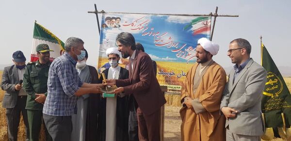 جشن شکرگزاری برداشت گندم وتوسعه فرهنگ زکات شهرستان خوسف