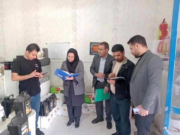 بازدید از فروشگاه‌های عرضه سموم در قزوین پیرو مانور سراسری نظارت بر داروخانه‌های گیاه‌پزشکی