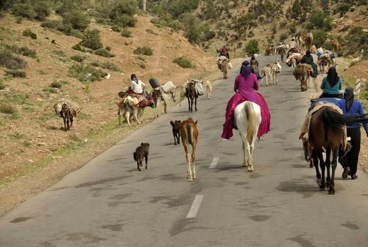 کمک 2 میلیارد ریالی یک خیر به خانواده عشایر