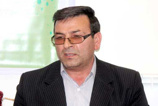 اجرای عملیات تغذیه باغات در 230 هکتار از باغات شهرستان اهر 