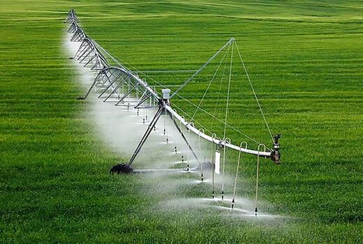 بازدید وزیر جهاد کشاورزی از طرح یکپارچه‌سازی آبیاری در روستای گزنهله 
