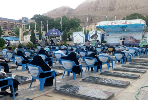 کارکنان سازمان جهاد کشاورزی استان کرمان با شهدا و امام راحل تجدید میثاق کردند