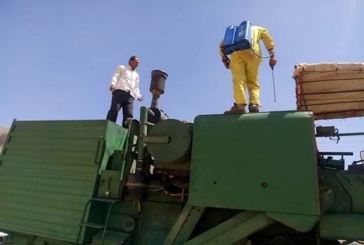 آغاز ضدعفونی کمباین ها در دیناران شهرستان اردل