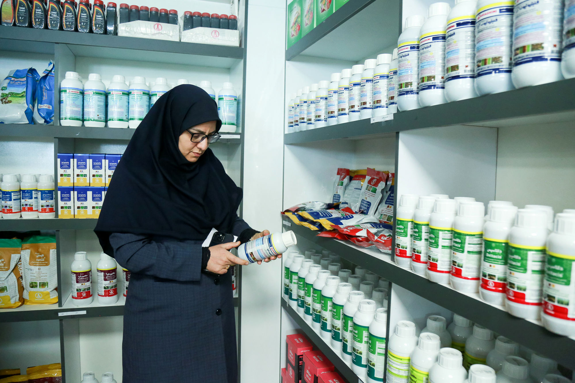  بازدید رئیس سازمان حفظ نباتات از تعاونی عرضه کننده آفت کش های کشاورزی 