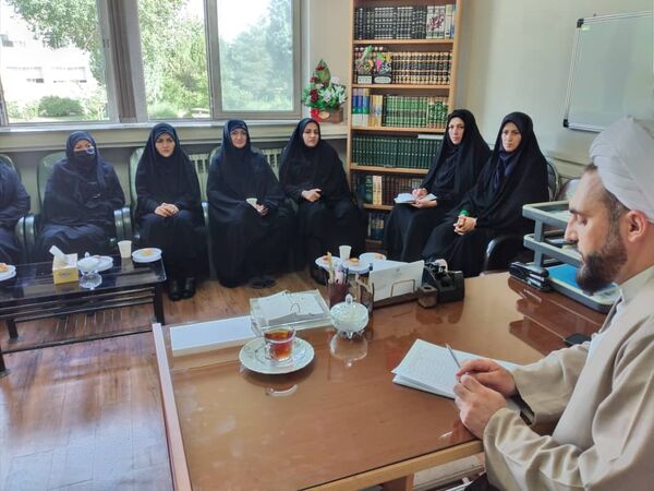 از بانوان محجبه نمونه و چادری شاغل در سازمان جهاد کشاورزی آذربایجان غربی تجلیل شد 
