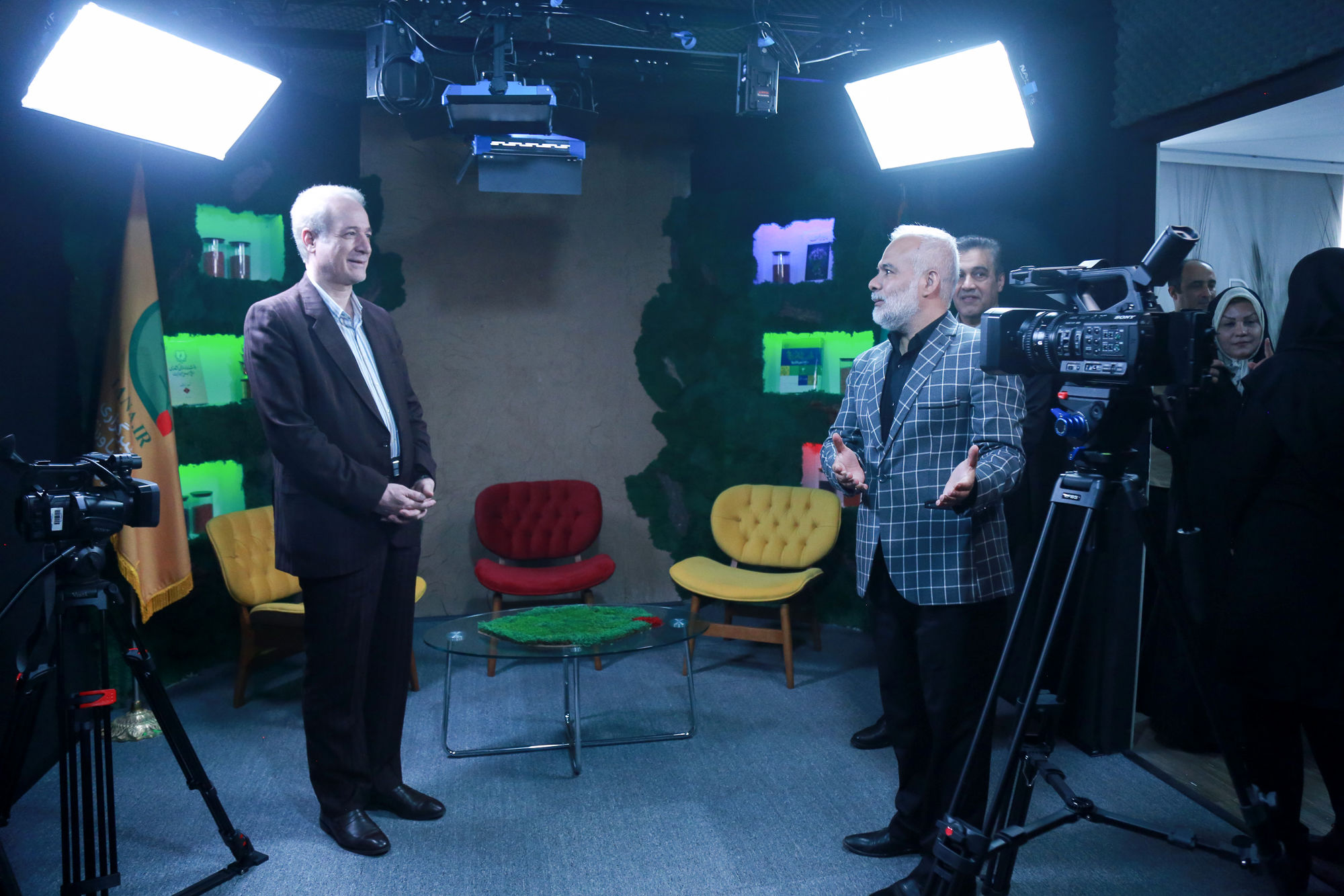 بازدید معاون وزیر جهاد کشاورزی از خبرگزاری کشاورزی ایران ایانا     