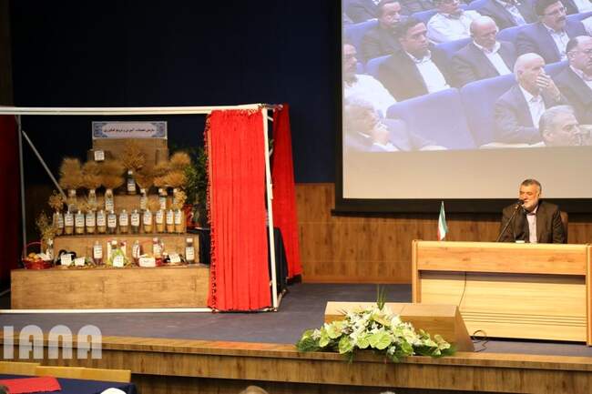 چهارمین جشنواره معرفی ارقام گیاهی