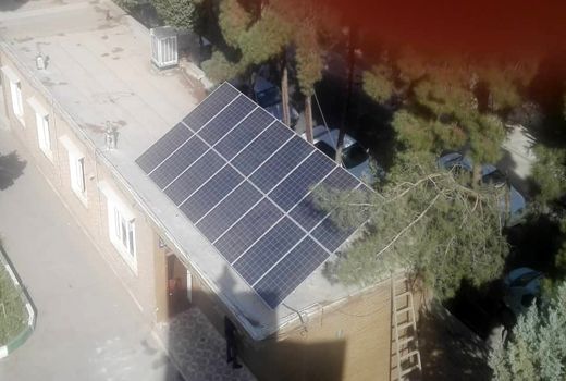 نصب 16 پنل خورشیدی در جهاد کشاورزی شهرستان ری با توان تولید روزانه 25کیلووات ساعت برق