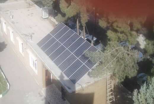 نصب 16 پنل خورشیدی در جهاد کشاورزی شهرستان ری با توان تولید روزانه 25کیلووات ساعت برق
