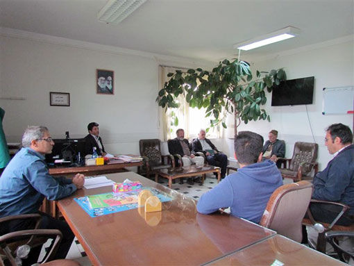 برگزاری جلسه بررسی مسائل و مشکلات پروژه  لوله گذاری روستای خراجو در شهرستان آذرشهر  