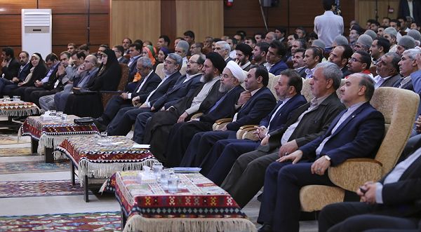 من روستایی‌زاده‌ام و به زندگی نوجوانی‌ام در روستا افتخار می‌کنم/ تلاش می‌کنیم روستاییان و عشایر از وام ارزان‌قیمت بهره‌مند شوند