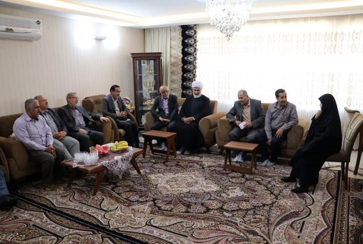 دیدار معاون وزیر جهاد کشاورزی با خانواده جهادگر شهید استان قزوین