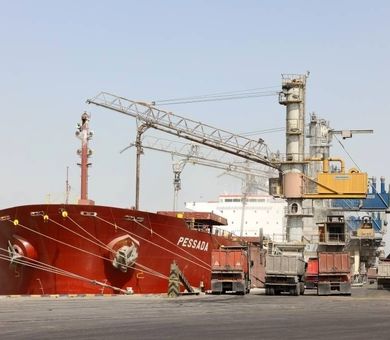 58 هزار تُن شکر و روغن خام از بندر امام خمینی (ره) وارد کشور می‌شود