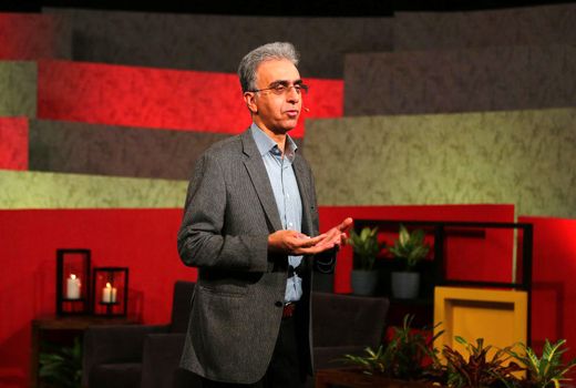 رضا رفیع در «هزار داستان» میزبان دو خانواده عجیب خارجی 