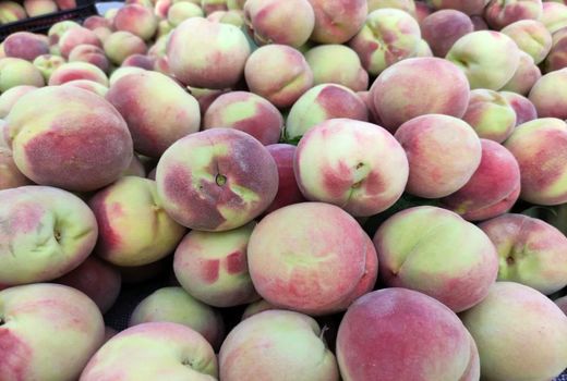 کاهش 30 درصدی تولید هلو 