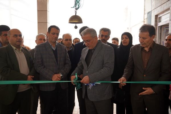 مجموعه گلخانه‌ای الزهرا در روستای مهدی‌آباد بزرگ قزوین افتتاح شد