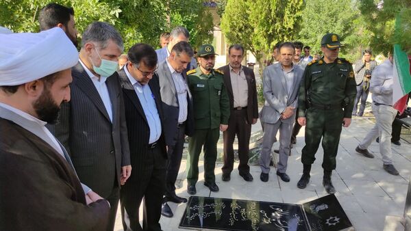 تجدید میثاق وزیر جهاد کشاورزی با شهدای شهرستان فارسان و دیدار با خانواده شهدا