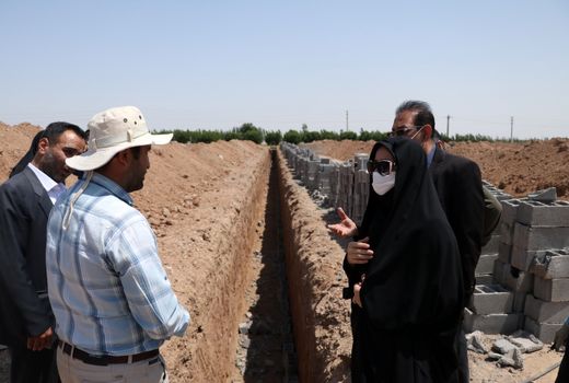 بازدید رییس سازمان جهاد کشاورزی قزوین از روند احداث یک واحد گلخانه مدرن در دانسفهان