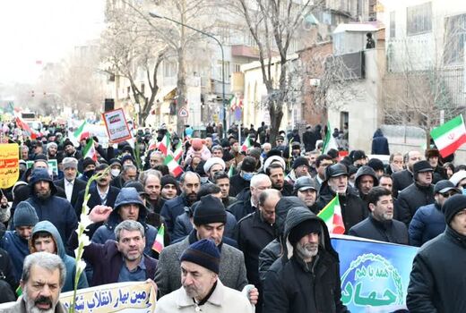 حضور پرشور  کارکنان سازمان جهادکشاورزی آذربایجان شرقی و ادارات تابعه در راهپیمایی  ٢٢بهمن