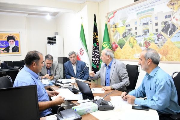 رسیدگی به مشکلات 25 نفر از مراجعان کشاورزی در دیدار مردمی رئیس سازمان جهادکشاورزی آذربایجان شرقی