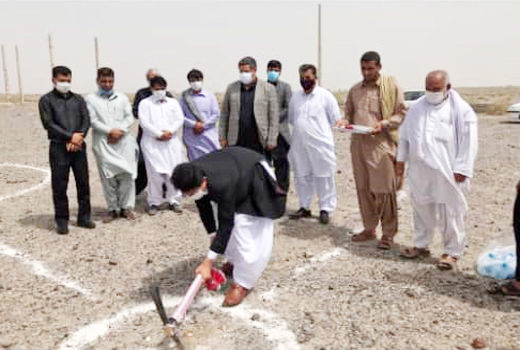 کلنگ کارخانه‌های فراوری گیاهان دارویی در سیستان و بلوچستان به زمین زده شد