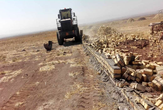 قلع و قمع یک مورد ساخت و ساز غیر مجاز در تاکستان