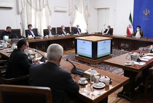 ارائه گزارش وضعیت تنظیم بازار مواد غذایی و خوراکی‌ها در ستاد هماهنگی اقتصادی دولت