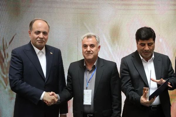 تجلیل از مدیر جهاد کشاورزی میاندوآب به عنوان مدیر برتر بخش کشاورزی 
