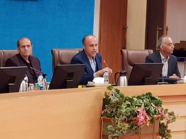 منابع طبیعی در اطفای حریق تنها مانده است / بحران تجهیزات در مهار آتش جنگلهای زاگرس