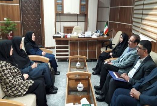 شرایط برای حضور زنان در عرصه خدمت رسانی فراهم است 