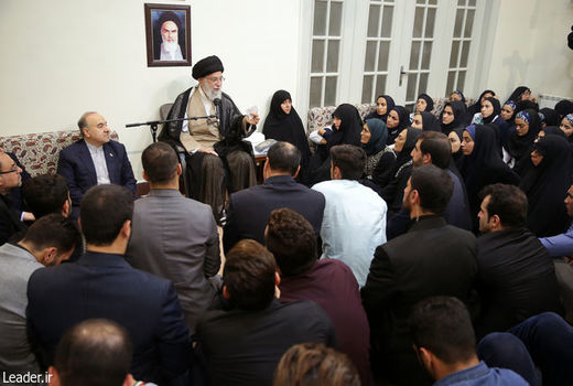 حمله به افراد بی‌دفاع کاری بزدلانه است