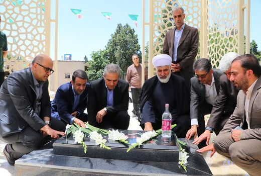  تجدید میثاق رئیس مرکز مکانیزاسیون وزارت جهاد کشاورزی با آرمان‌های شهدا در قزوین