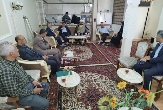 دیدار رئیس جهاد کشاورزی آذربایجان غربی با خانواده شهید و جانباز بالای ۵۰ درصد