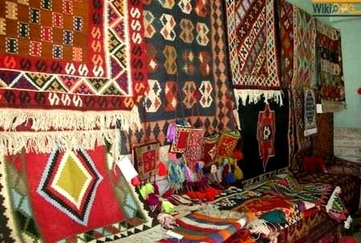 عشایر آذربایجان غربی سالانه نزدیک 16هزار مترمربع فرش تولید می‌کنند