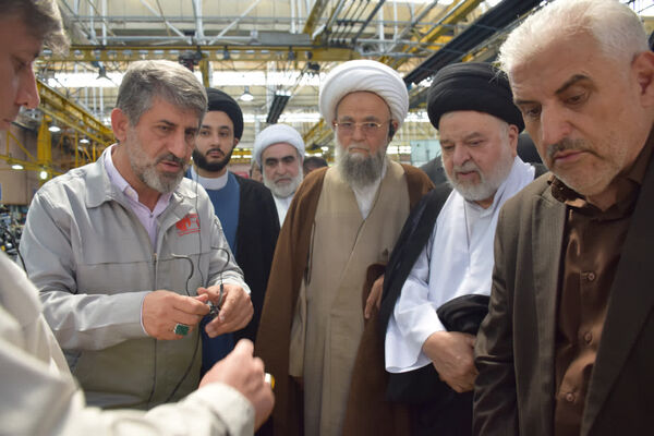  تراکتورسازی نماد توان مهندسان ایرانی در عبور از تحریم‌هاست