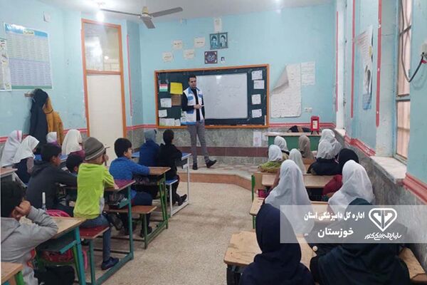  آشنایی دانش آموزان هویزه با آنفولانزای فوق حاد پرندگان