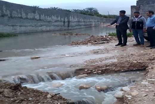 مهار سیلاب شهر قیر ضروری است