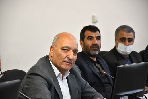 حدود یک میلیون تن محصول در کشور از برداشت سال گذشته، دست گندم کاران باقی مانده است