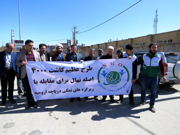 نهالکاری با مجمع فعالان زیست محیطی کشوردر قراء پنجگانه و روستای زاوشت شهرستان بناب