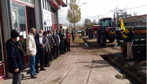 واگذاری تراکتور و ادوات کشاورزی به مناسبت هفته بسیج در شهرستان هریس