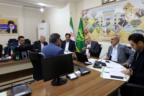 دیدار چهره به چهره رئیس سازمان جهاد کشاورزی آذربایجان شرقی با بهره‌برداران