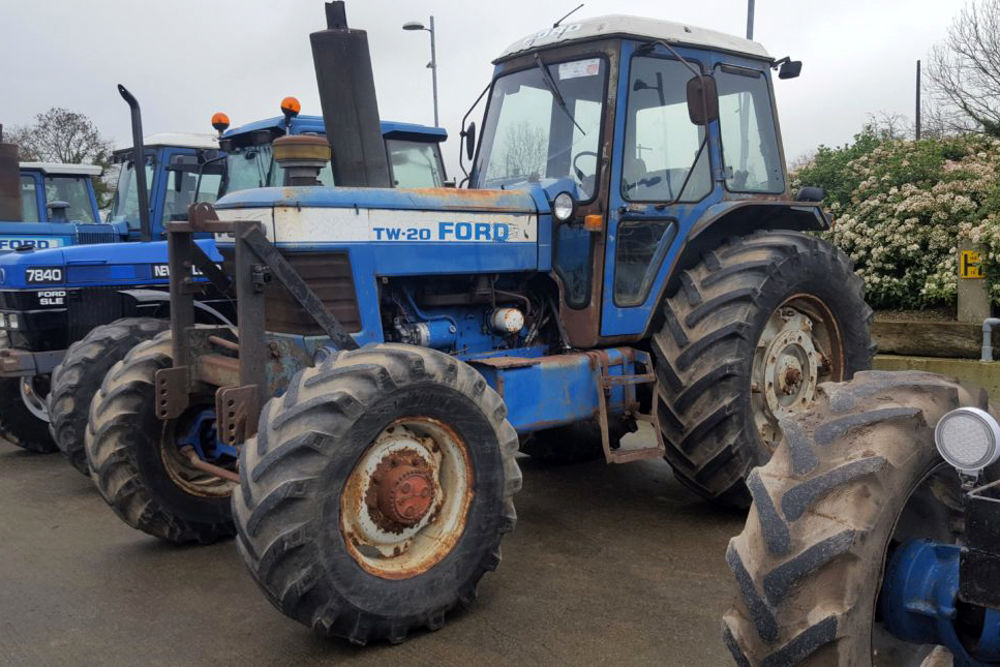 نمایشگاه تراکتورهای کمپانی فورد در ایرلند