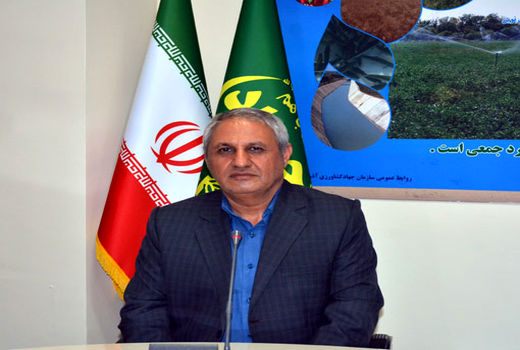 محلول پاشی در 200 هکتار از  مزارع شهرستان مرند، برای بالابردن کیفیت گندم و کاهش مصرف کود به صورت فله‌ای