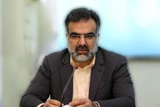 کشاورزان خطر حمله ملخ  صحرایی را جدی بگیرند