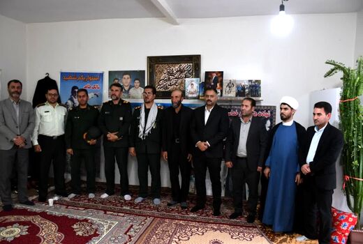 دیدار با خانواده شهید عشایری به مناسبت بزرگداشت هفته دفاع مقدس