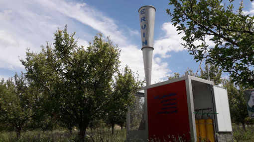 بهره برداری از سامانه ضدتگرگ در روستای ورزقان ترکمانچای میانه با اعتبار۹۰۰میلیون ریال