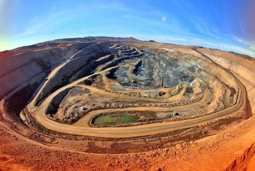 بازدید کاروان سینمای مستند از معدن گل‌گهر کرمان
