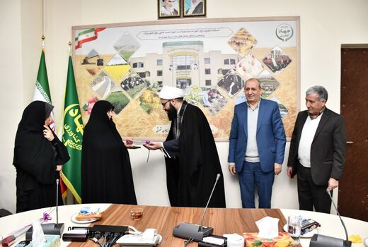 بزرگداشت میلاد حضرت فاطمه زهرا و مقام مادر و روز زن در سازمان جهادکشاورزی استان 
